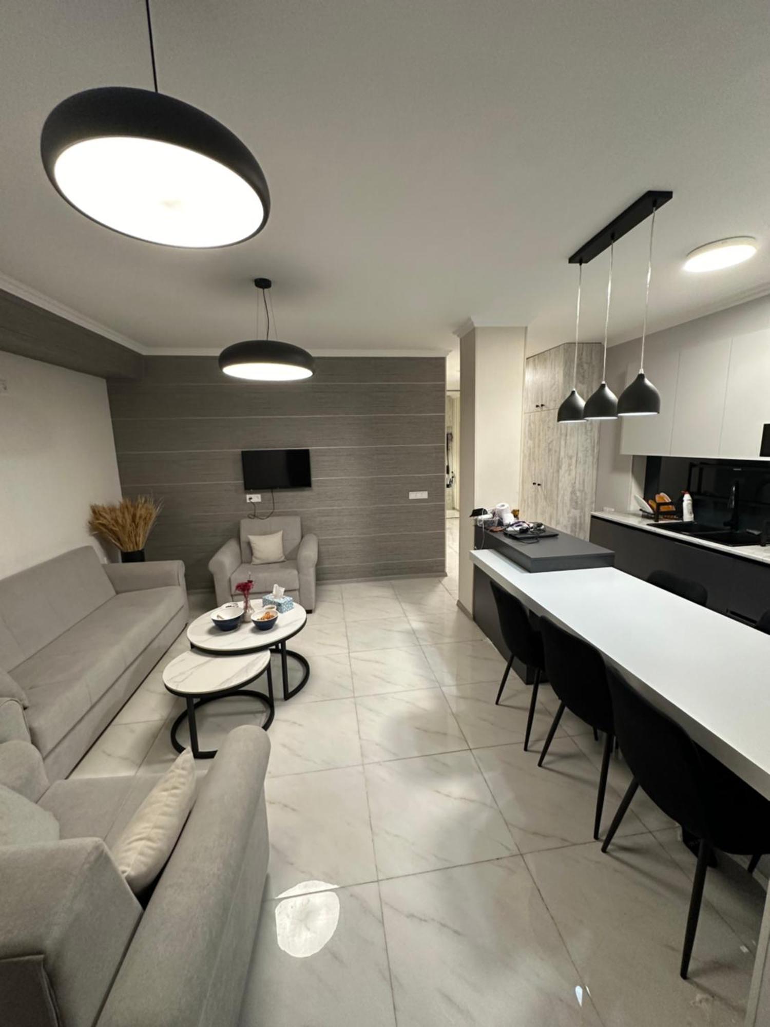 Elegant Escape In City Center เยเรวาน ภายนอก รูปภาพ
